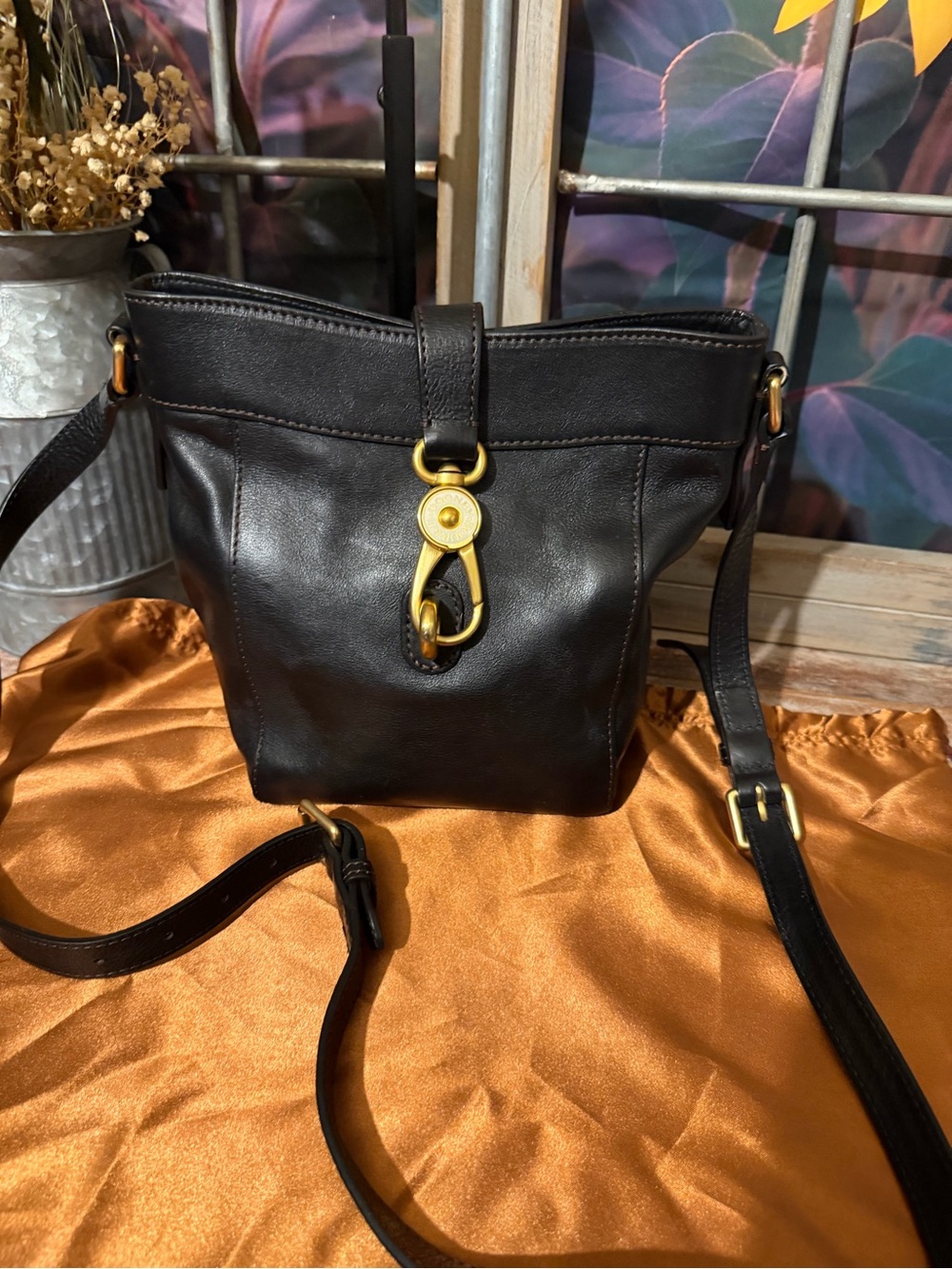 Dooney & Bourke Sadie Feed Bag - Picture 9 of 11